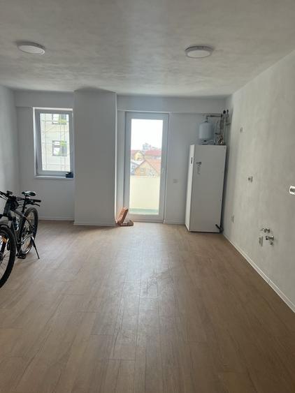 Apartament cu 2 camere semidecomandat în Exterior Vest