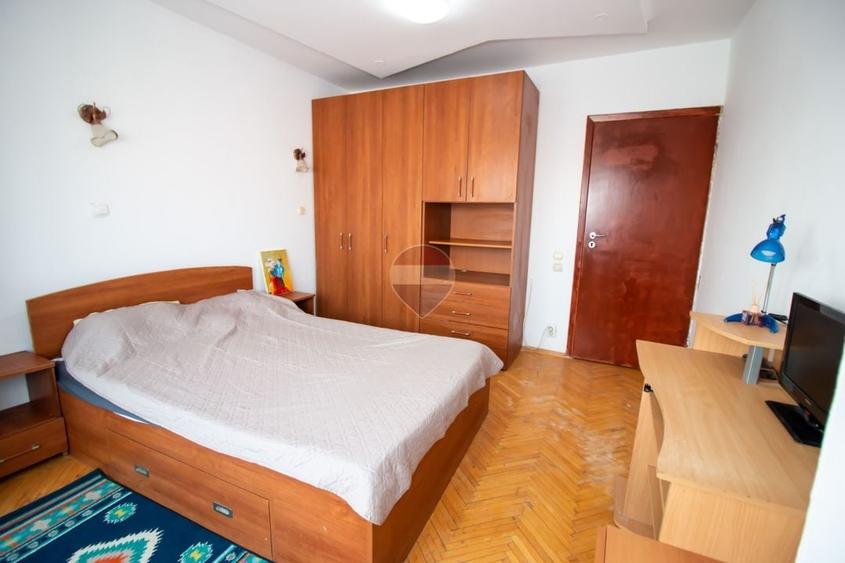 Apartament cu 3 camere decomandat, mobilat în Ghencea