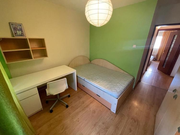 Apartament cu 3 camere decomandat, mobilat în Ultracentral