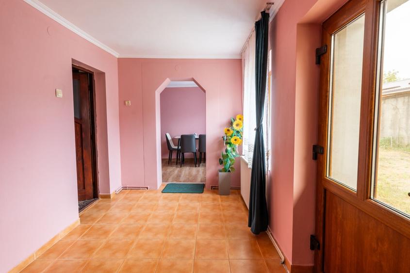 Casă cu 4 camere în Central
