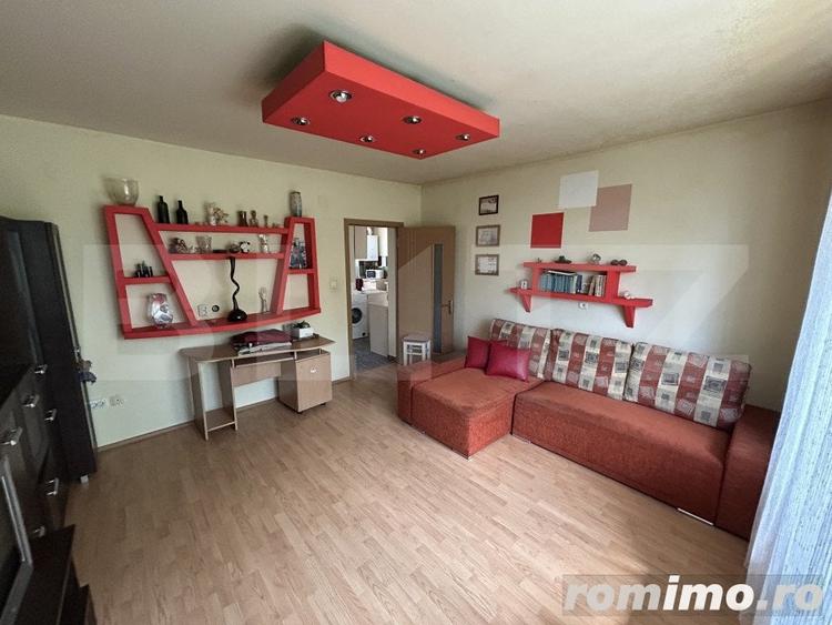 Apartament cu 3 camere decomandat în Calea Moldovei