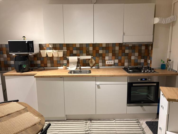 Apartament cu 2 camere decomandat în Casa de Cultură