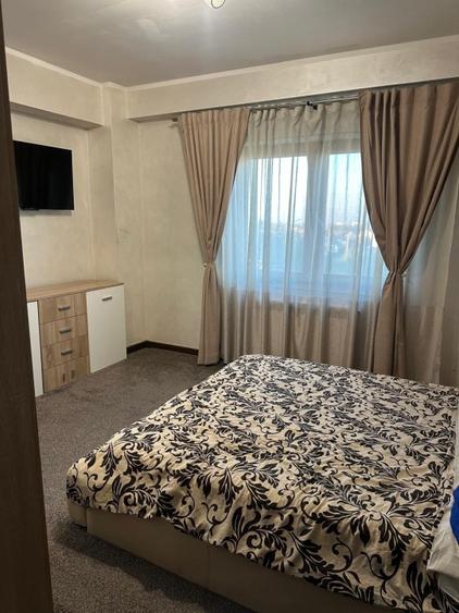 Apartament cu 3 camere decomandat, mobilat în Vest