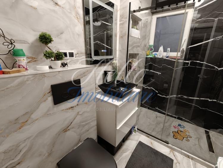 Apartament cu 2 camere semidecomandat, mobilat în Florești