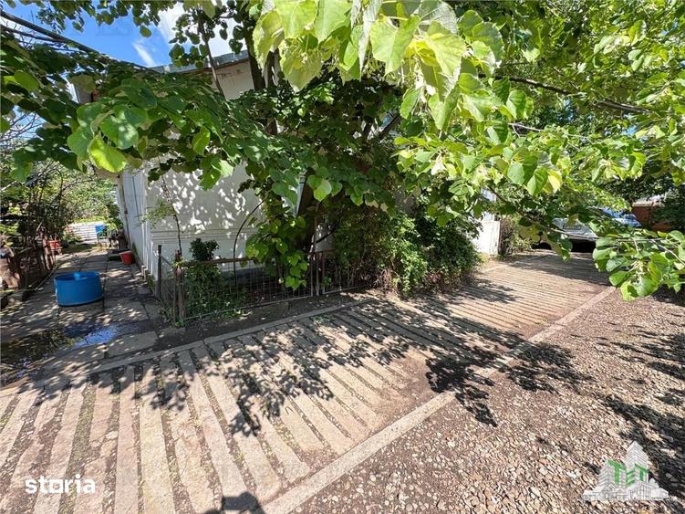 Casă cu 6 camere cu Teren 2000 Mp în Movilița