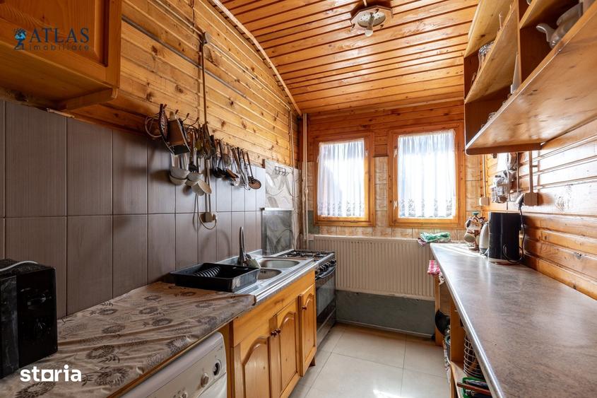 Casă cu 9 camere cu Teren 2600 Mp în Brăduț