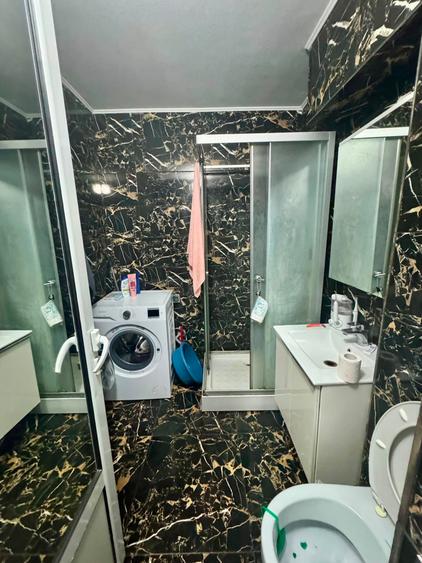Apartament cu 3 camere decomandat în Baza 3