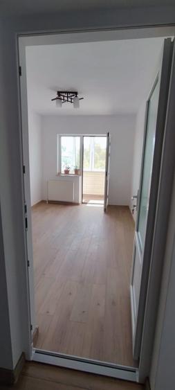 Apartament cu 3 camere decomandat în Broscăuți