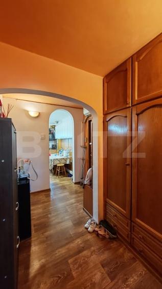 Apartament cu 3 camere decomandat, mobilat în Nufărul