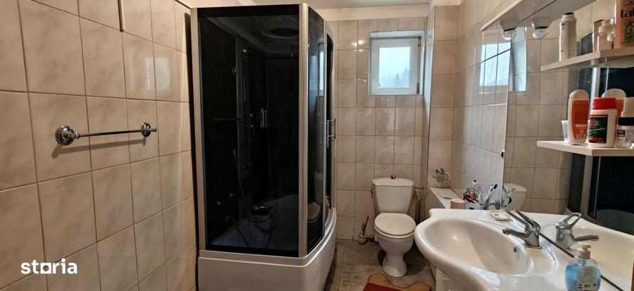 Casă cu 4 camere în Luna