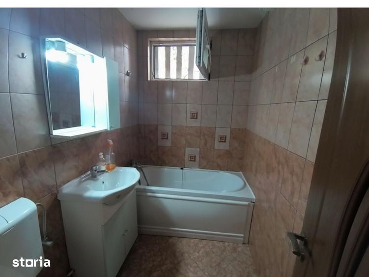 Apartament cu 2 camere decomandat, mobilat în Policlinica