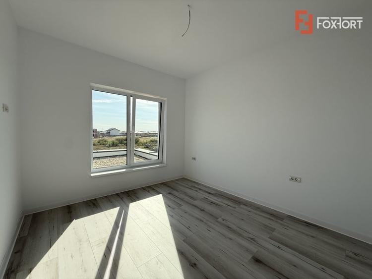 Duplex cu 4 camere cu Canalizare în Săcălaz