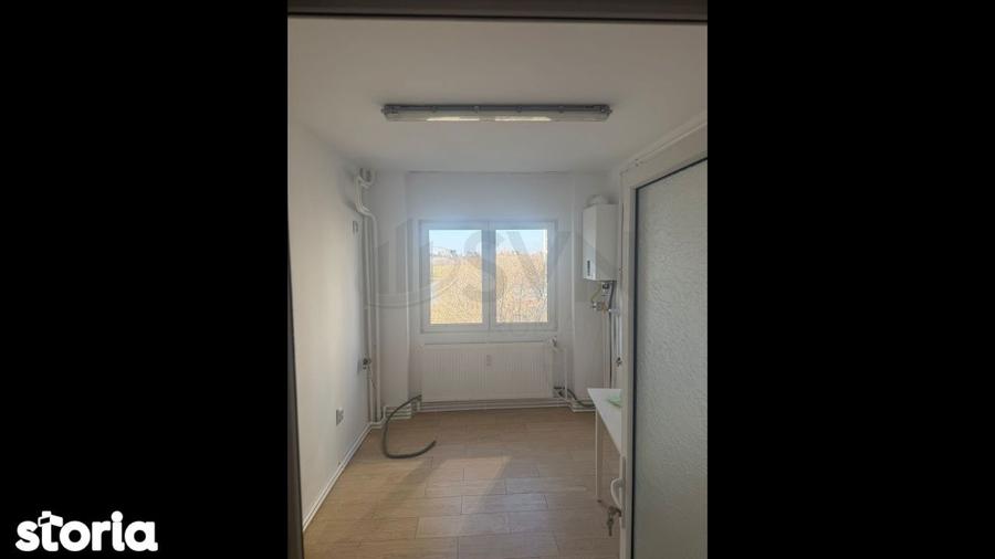 Apartament cu 3 camere decomandat în Colentina