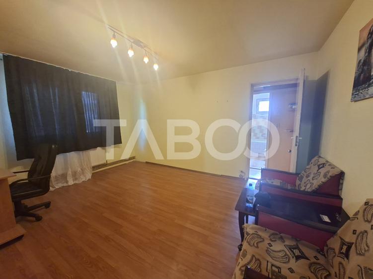 Apartament cu 2 camere semidecomandat, mobilat în Mihai Viteazul