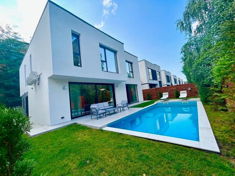 Casă individuală cu 5 camere cu Piscina în Iancu Nicolae