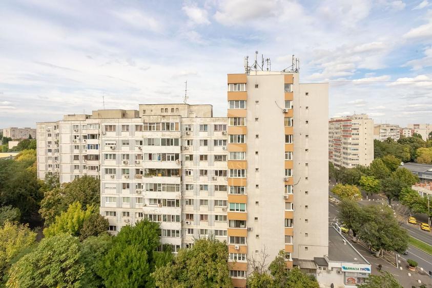 Apartament cu 3 camere decomandat, mobilat în Alexandru Obregia