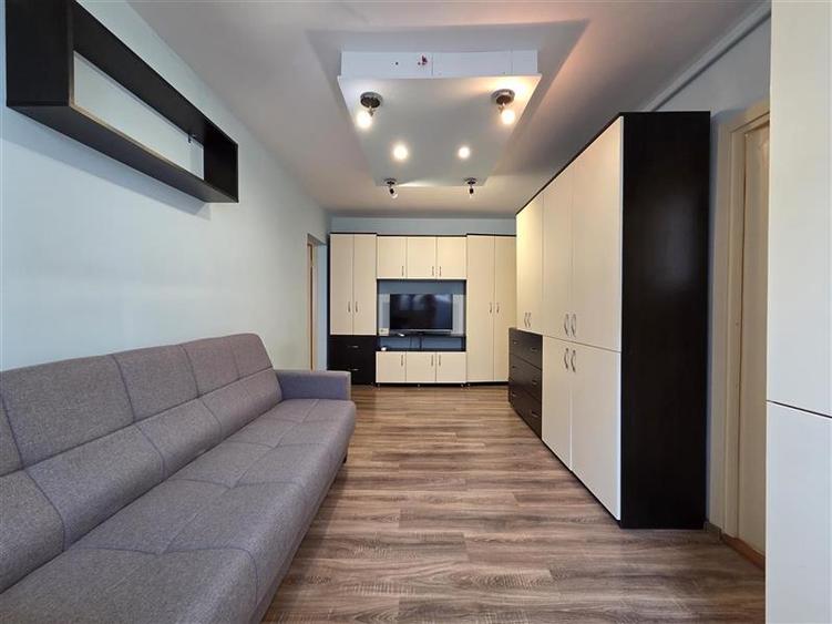 Apartament cu 2 camere nedecomandat, mobilat în Uzina 2