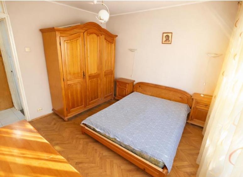 Apartament cu 4 camere decomandat, mobilat în Răcădău