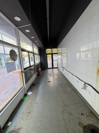 Spațiu comercial, de 81.400001525879 mp, în P-ța Unirii