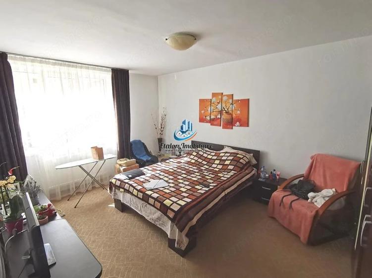 Garsonieră decomandată în Precista