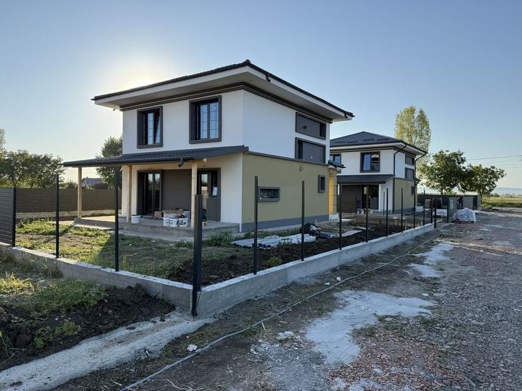 Casă cu 4 camere în Miroslava