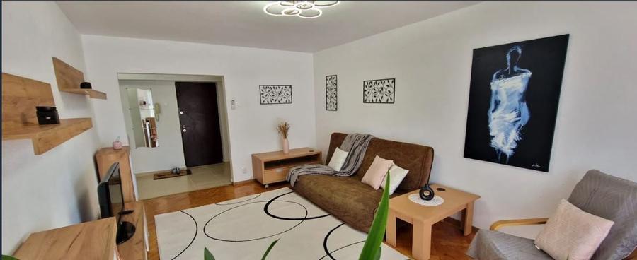 Apartament cu 2 camere semidecomandat, mobilat în Unirii — fotografia 1