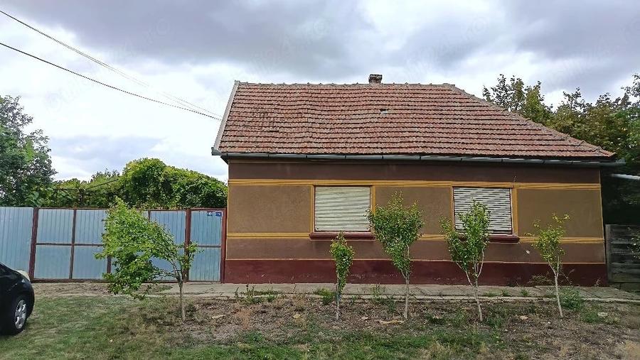 Casă cu 3 camere cu Teren 1800 Mp în Olari