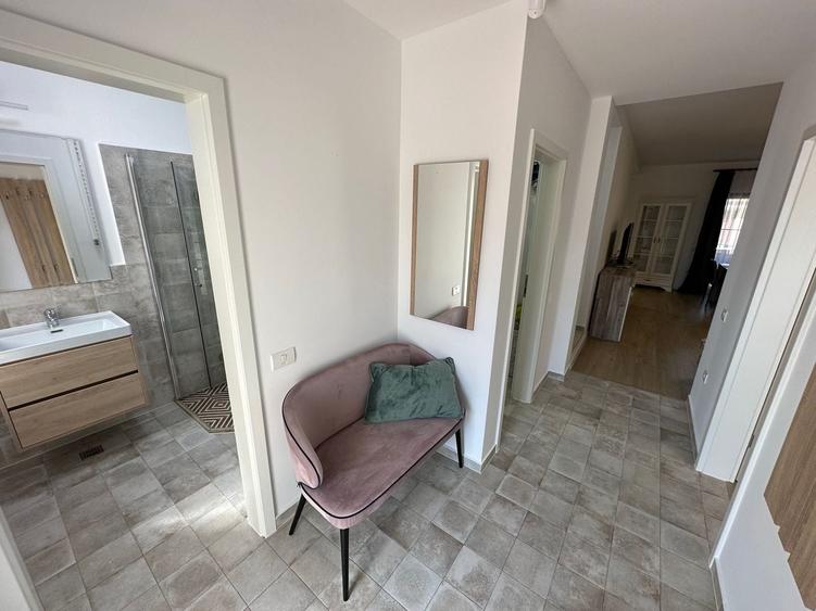 Duplex cu 5 camere cu Canalizare în Aradului