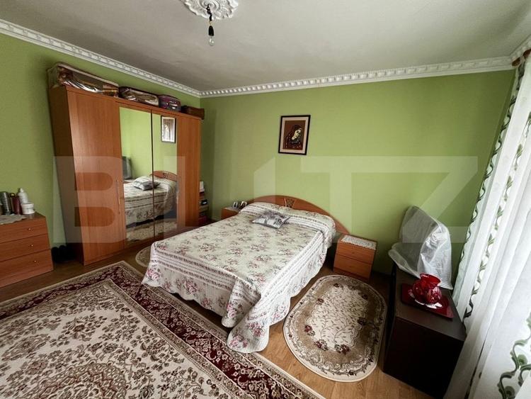 Casă individuală cu 7 camere cu Garaj în Exterior Est