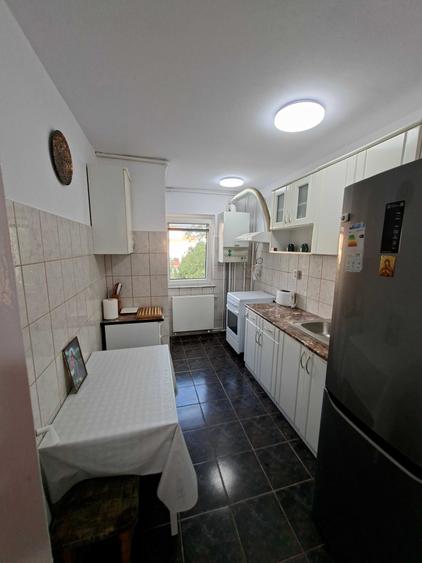 Apartament cu 3 camere decomandat în Valea Aurie