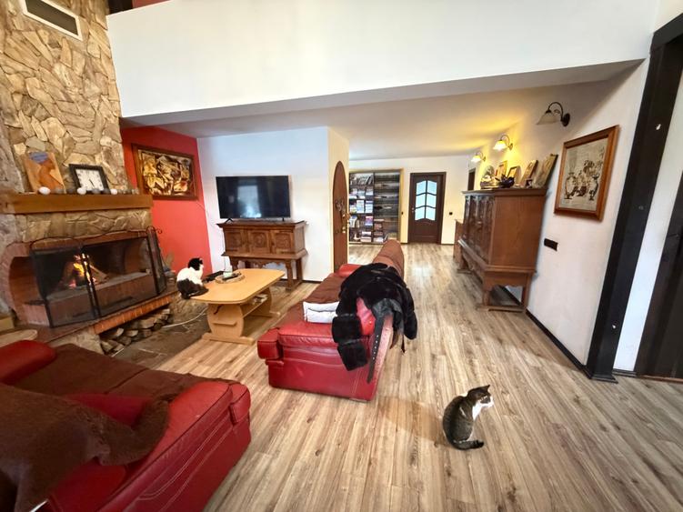 Casă individuală cu 5 camere cu Canalizare în Traian