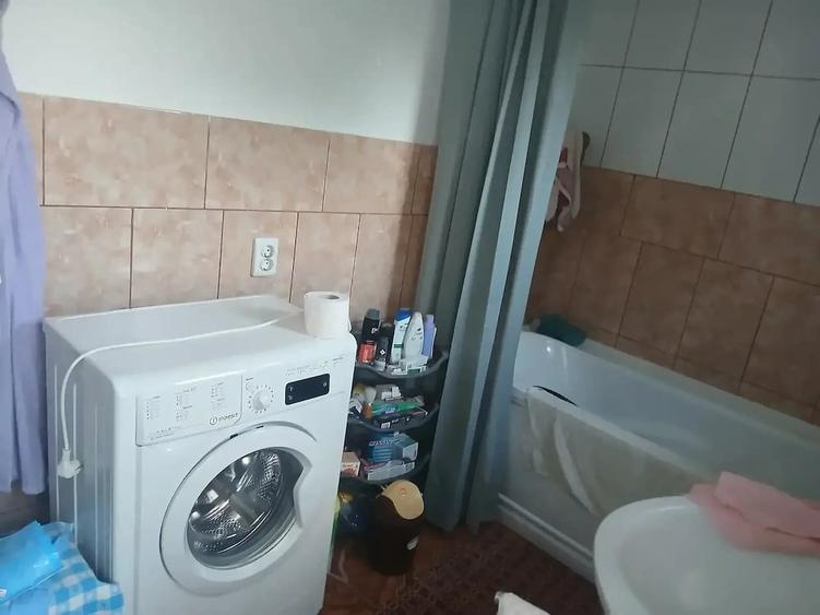 Casă cu 4 camere cu Teren 1500 Mp în Central