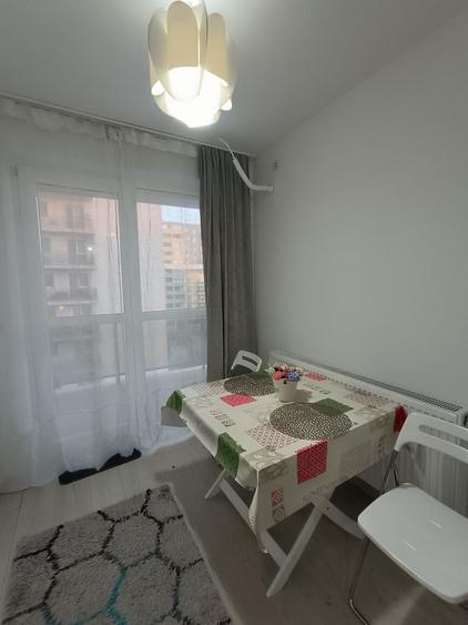 Garsonieră decomandată în Central