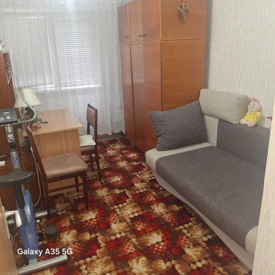 Apartament cu 4 camere decomandat, mobilat în Central
