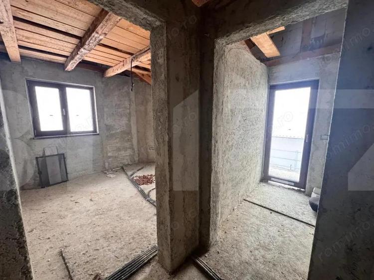 Casa la gri cu teren 1000mp cu priveli?te superba - Iazul Luizoaia - 7