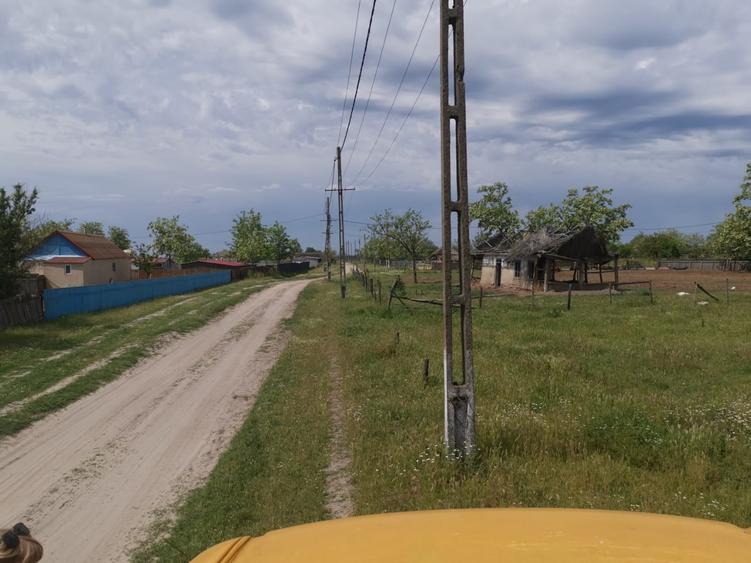 Teren intravilan de 2300 mp, în