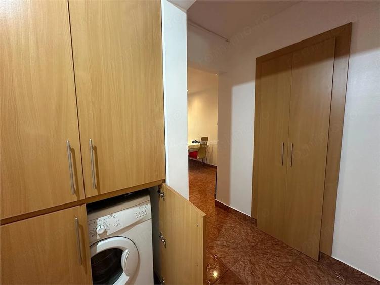 Apartament cu 3 camere decomandat în Micro IV
