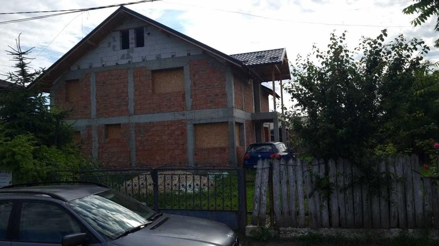 Casă cu 4 camere în Central