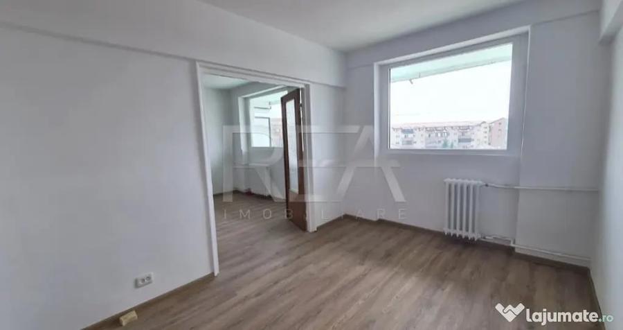 Apartament cu 3 camere decomandat în Drumul Taberei