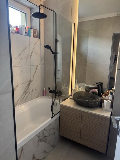 Apartament cu 2 camere semidecomandat în Pajura