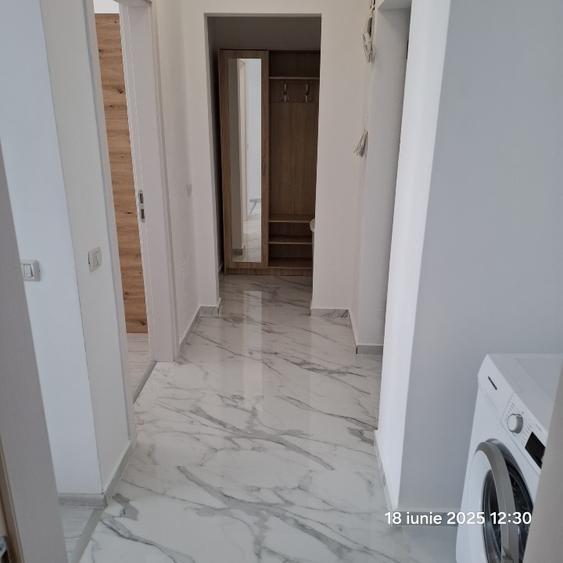 Apartament cu 2 camere decomandat în Roșu