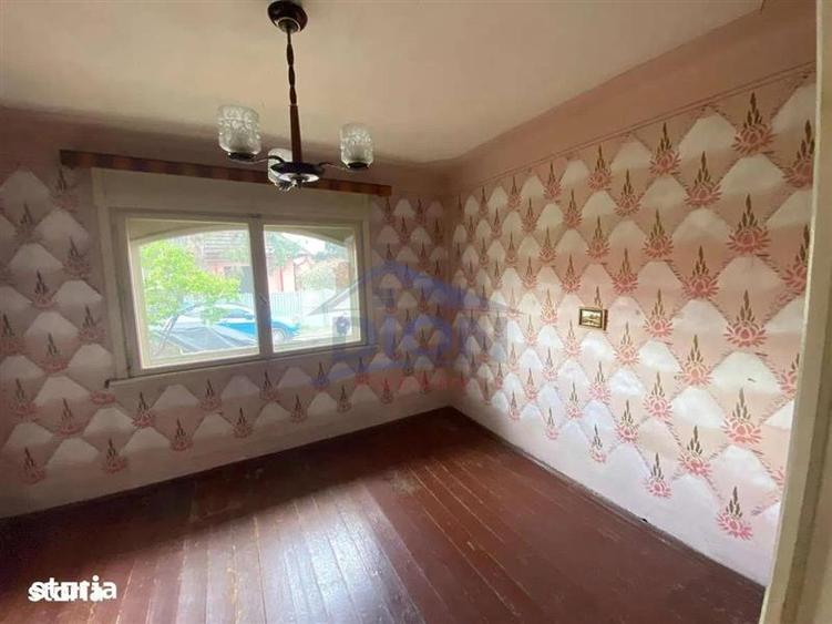 Apartament cu 3 camere semidecomandat în Dristor