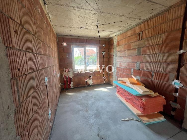 Duplex cu 3 camere cu Canalizare în Remetea Mare