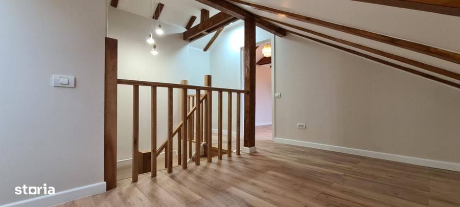 Apartament cu 4 camere în Romană