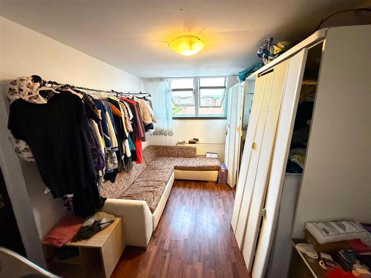 Apartament cu 3 camere decomandat în Rogerius