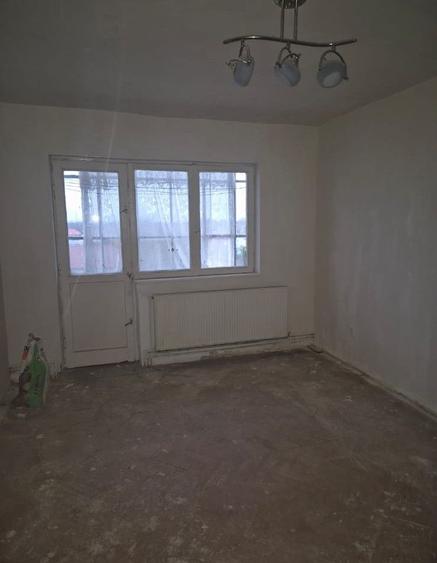 Apartament cu 3 camere semidecomandat în Bogdăneștilor
