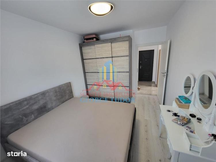 Apartament cu 2 camere decomandat în Roșu