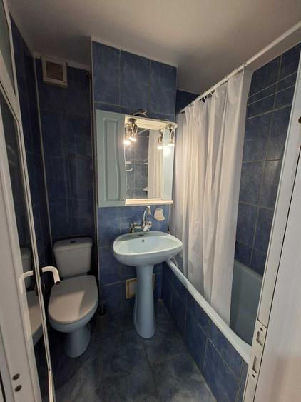 Apartament cu 3 camere nedecomandat în Central
