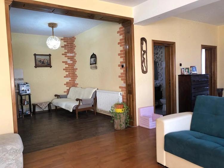 Casă cu 4 camere cu Teren 500 Mp în Central