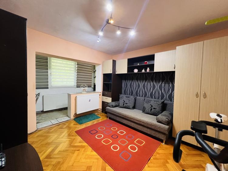 Apartament 3 camere, etaj 3, boxa - zona Torontalului - 5